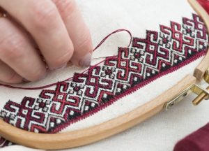 Вышивка как инструмент создания уникального интерьера дома
